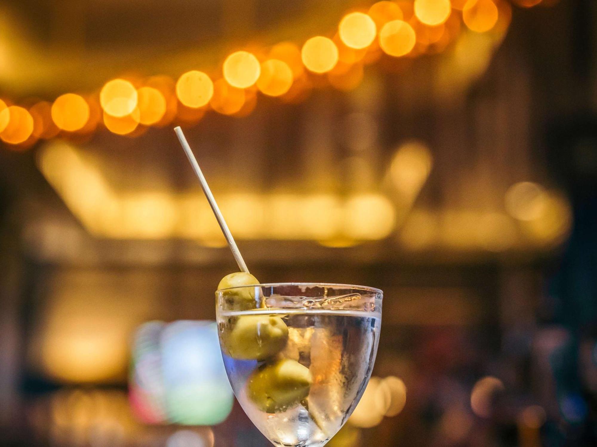 Fairmont Le Chateau Frontenac Quebec Exteriér fotografie A vesper cocktail
