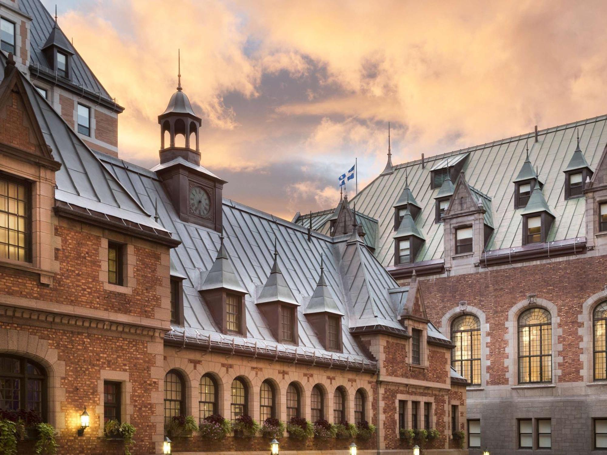 Fairmont Le Chateau Frontenac Quebec Exteriér fotografie The Hotel's courtyard